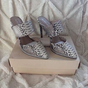 BCBGeneration Size 7 Snake Skin Heels